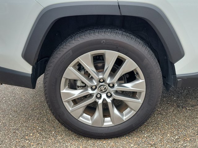 Used 2023 Wind Chill Pearl Toyota Limited image 12