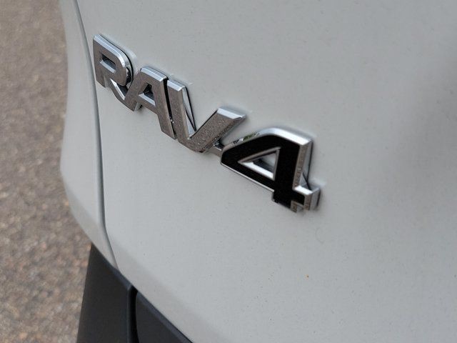 Used 2023 Wind Chill Pearl Toyota Limited image 9