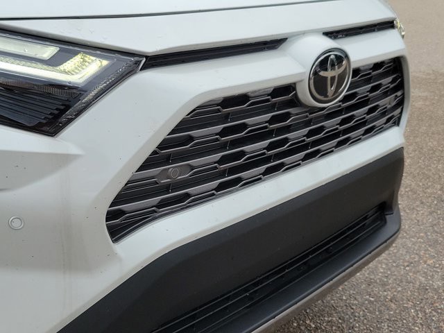 Used 2023 Wind Chill Pearl Toyota Limited image 14