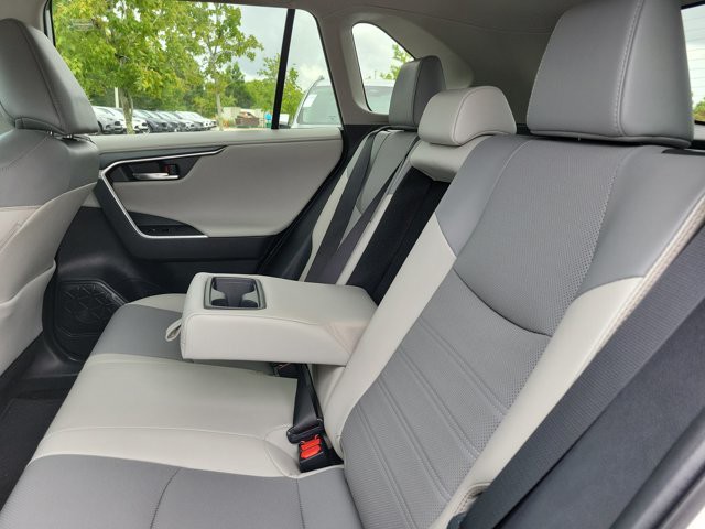 Used 2023 Wind Chill Pearl Toyota Limited image 17