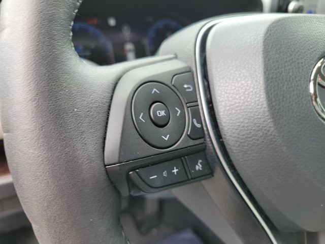 Used 2023 Wind Chill Pearl Toyota Limited image 26