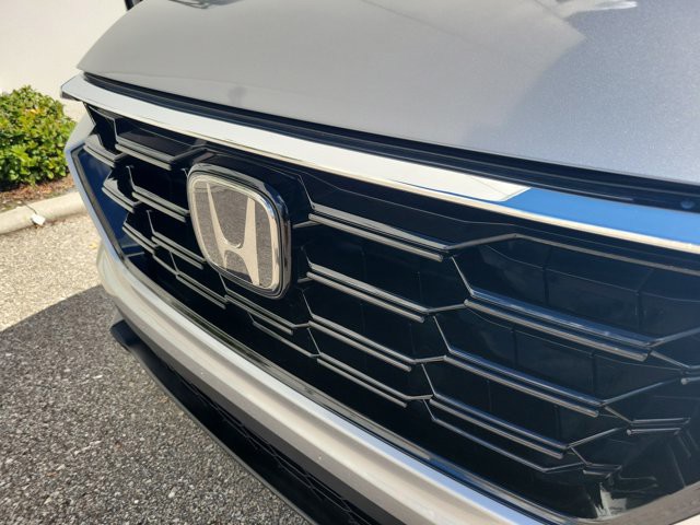 Certified Used 2024 sparkle silver metallic Honda EX image 12