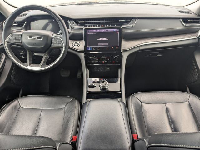 Used 2023 Diamond Black Crystal Pearlcoat Jeep Limited image 19