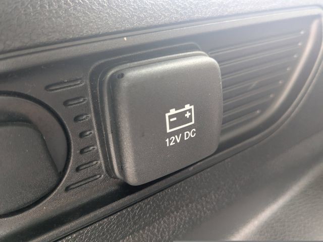 Used 2023 Diamond Black Crystal Pearlcoat Jeep Limited image 16