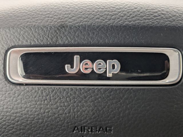 Used 2023 Diamond Black Crystal Pearlcoat Jeep Limited image 36