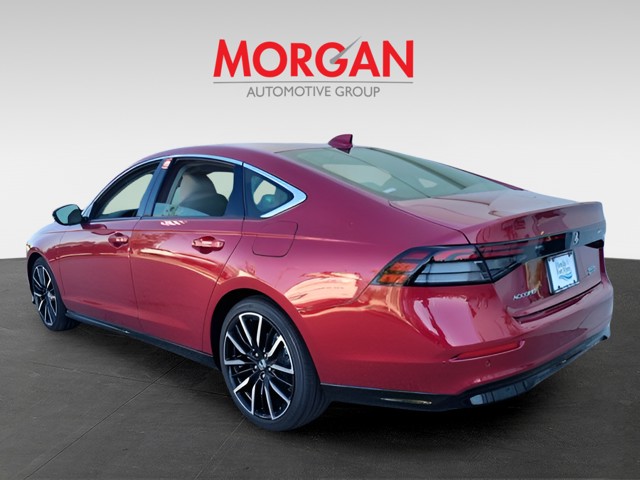 New 2026 Radiant Red Metallic Honda Touring image 4