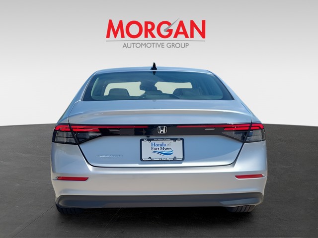 New 2026 Solar Silver Metallic Honda SE image 6