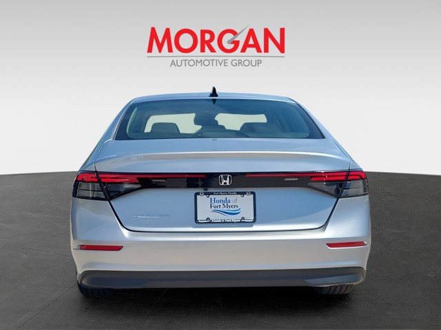 New 2026 Solar Silver Metallic Honda SE image 6
