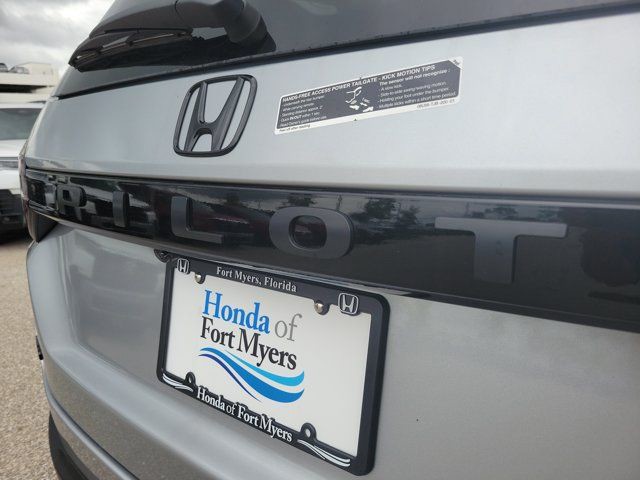 New 2026 Solar Silver Metallic Honda Touring S image 8