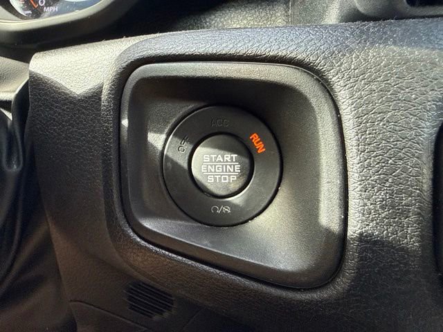 Used 2024 Silver Zynith Clearcoat Jeep Sport S image 23