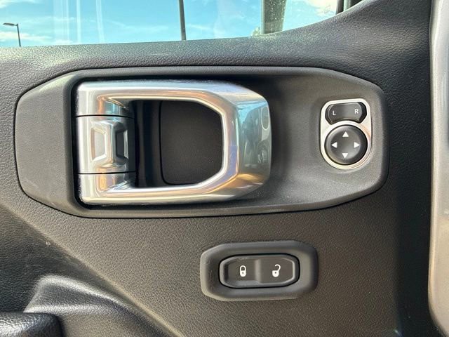 Used 2024 Silver Zynith Clearcoat Jeep Sport S image 14