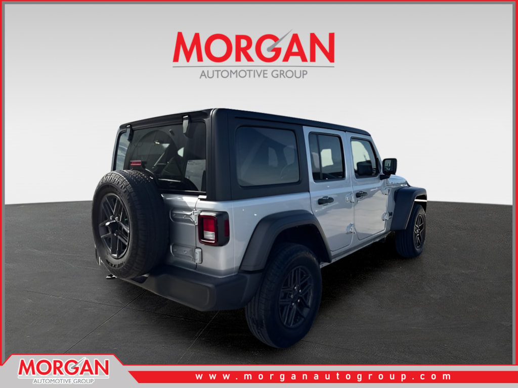 Used 2024 Silver Zynith Clearcoat Jeep Sport S image 3