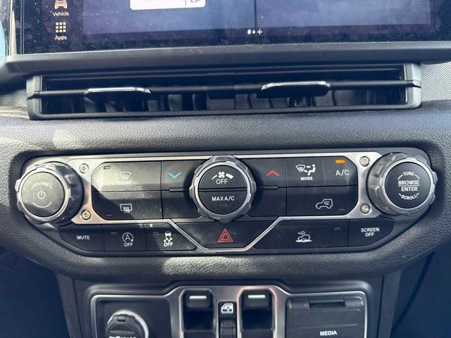 Used 2024 Silver Zynith Clearcoat Jeep Sport S image 21