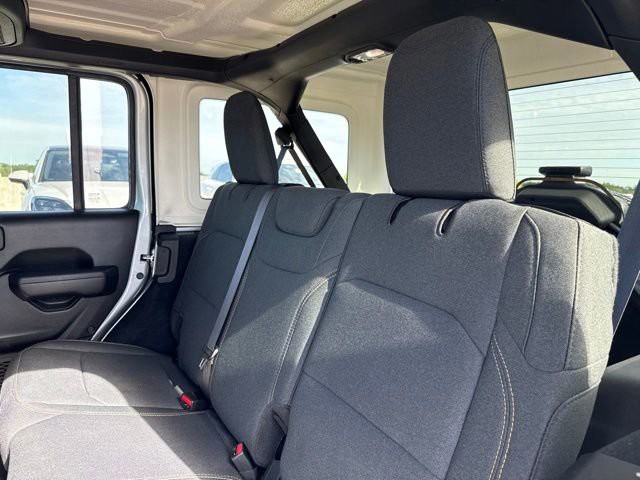 Used 2024 Silver Zynith Clearcoat Jeep Sport S image 11