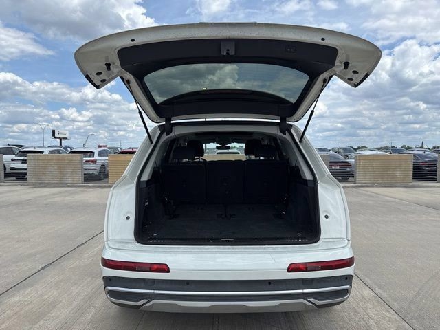 Used 2021 White Audi Premium Plus image 9