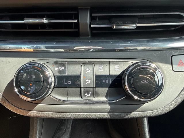 Used 2024 Summit White Buick Preferred image 24