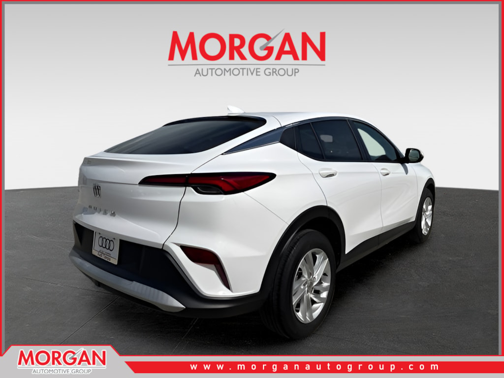 Used 2024 Summit White Buick Preferred image 3