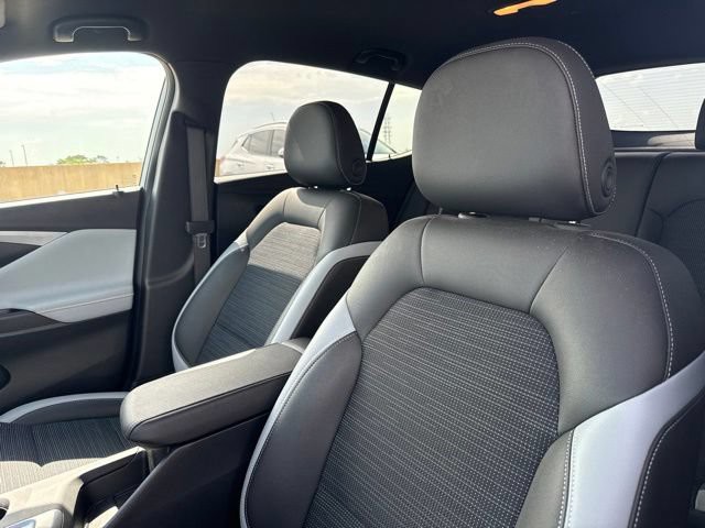Used 2024 Summit White Buick Preferred image 14