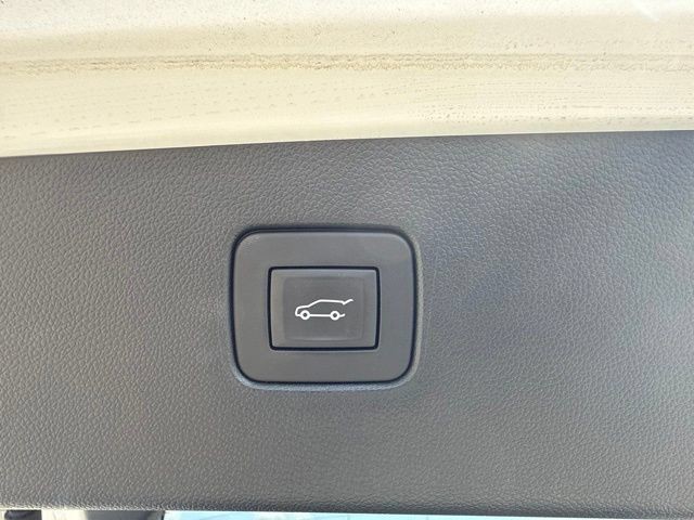 Used 2024 Summit White Buick Preferred image 10