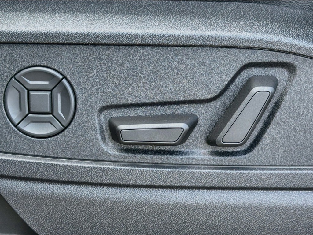 New 2026 Daytona Gray Pearl Effect Audi Premium Plus image 25