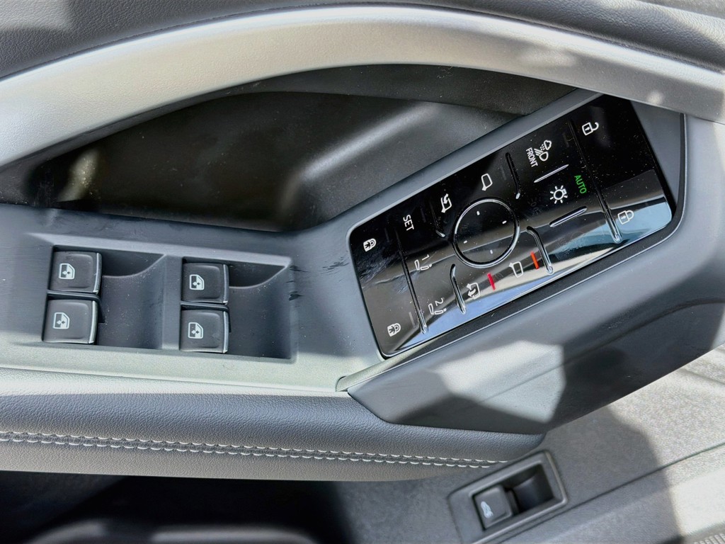 New 2026 Daytona Gray Pearl Effect Audi Premium Plus image 23