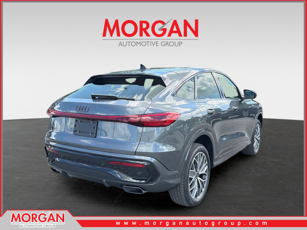 New 2026 Daytona Gray Pearl Effect Audi Premium Plus image 3