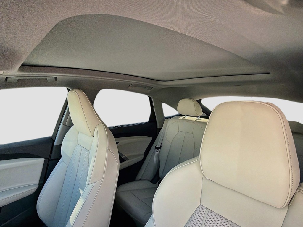 New 2026 Glacier White Metallic Audi Premium Plus image 25