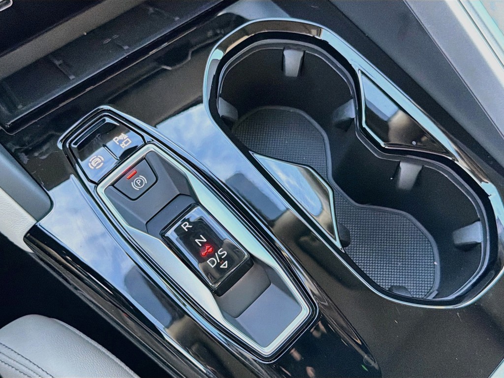 New 2026 Glacier White Metallic Audi Premium Plus image 27