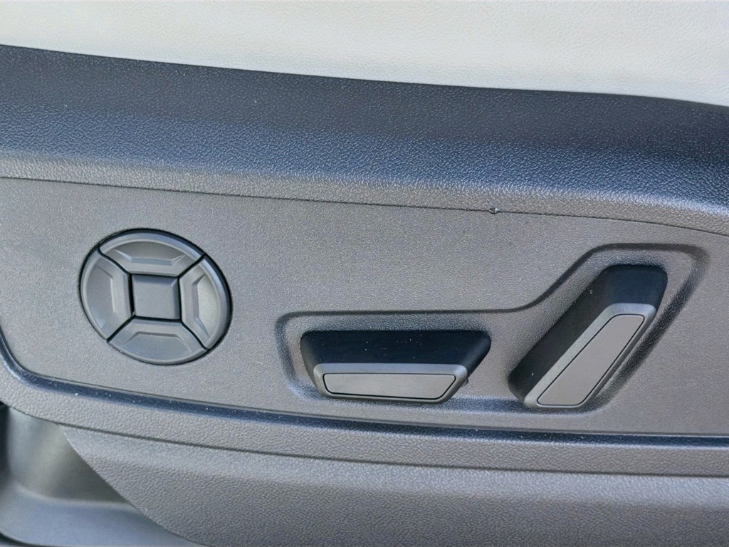 New 2026 Glacier White Metallic Audi Premium Plus image 23