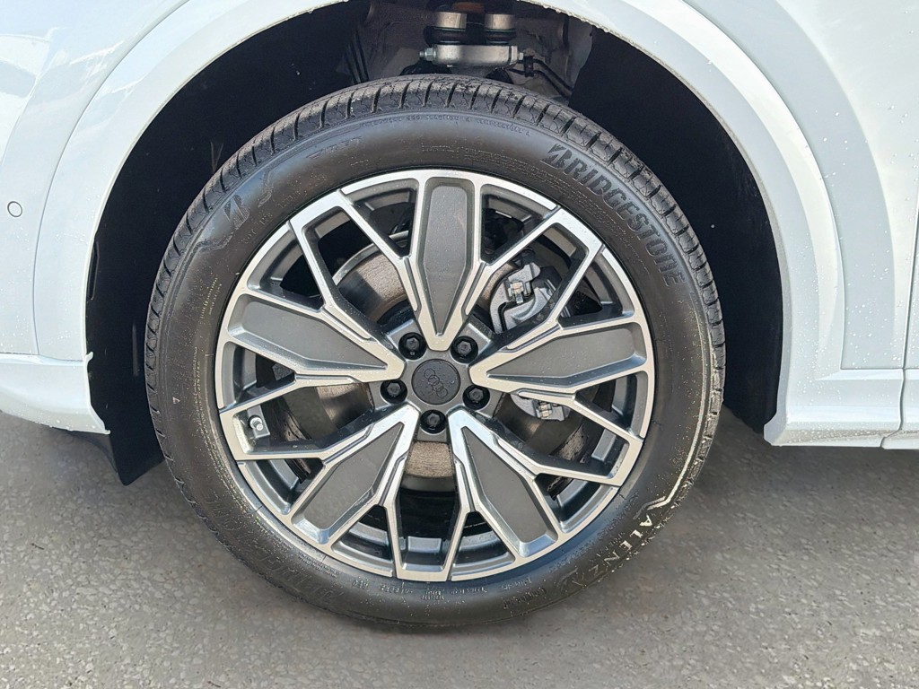 New 2026 Glacier White Metallic Audi Premium Plus image 40