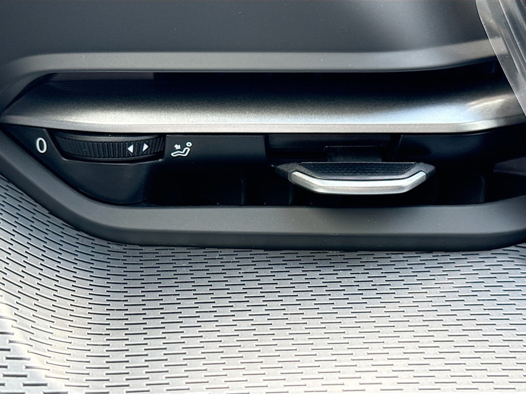 New 2026 Daytona Gray Pearl Effect Audi Premium Plus image 34