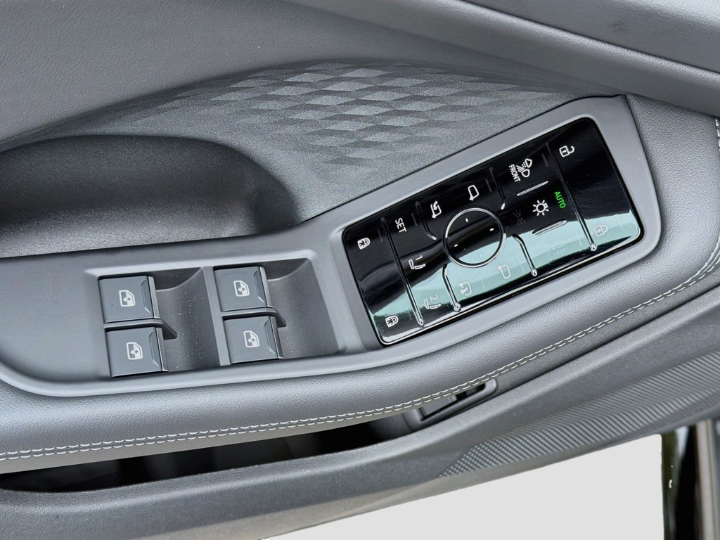 New 2026 Daytona Gray Pearl Effect Audi Premium Plus image 23