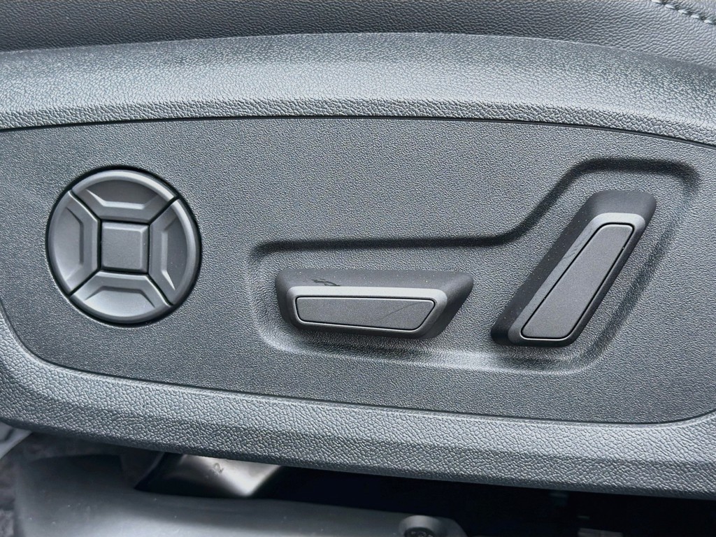 New 2026 Daytona Gray Pearl Effect Audi Premium Plus image 25