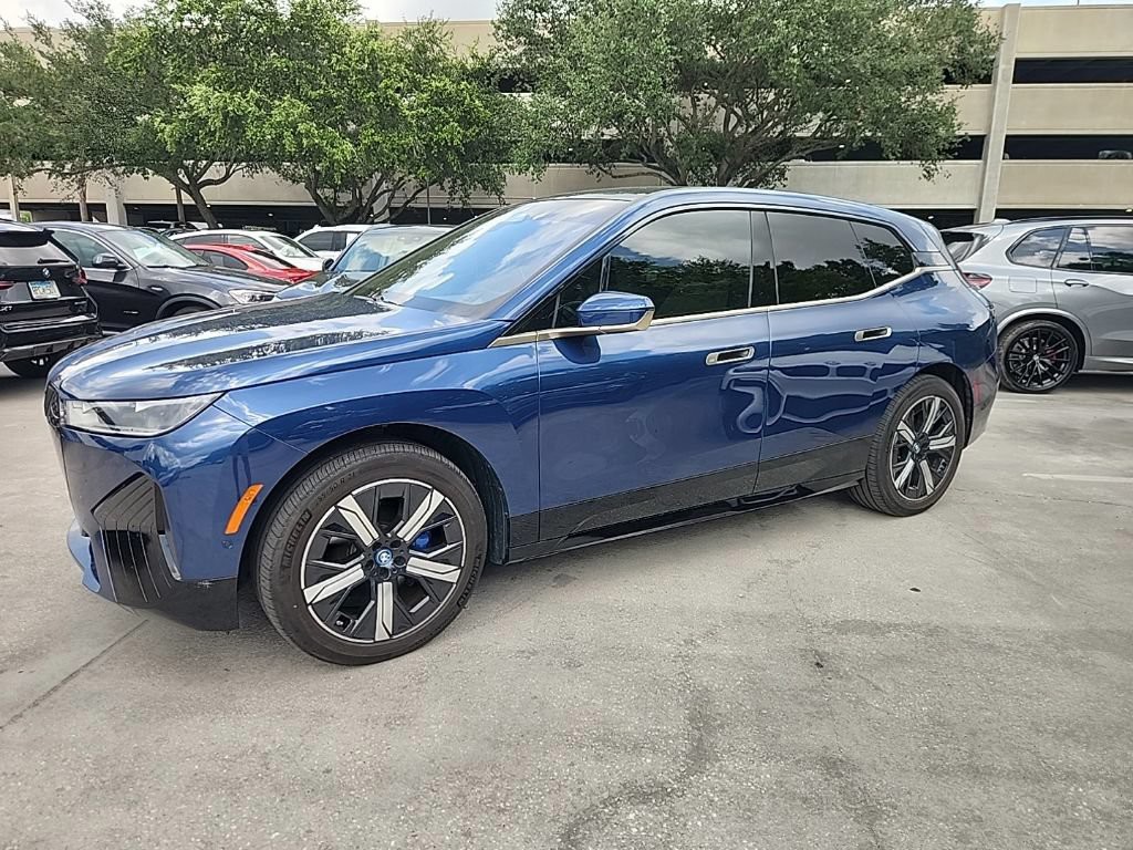 Certified Pre-Owned 2023 BMW iX xDrive50 4D Sport Utility in