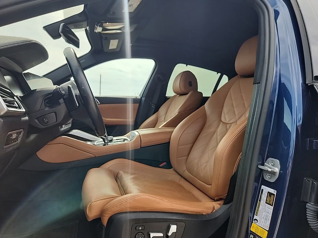 Certified Used 2023 Phytonic Blue Metallic BMW xDrive40i image 2