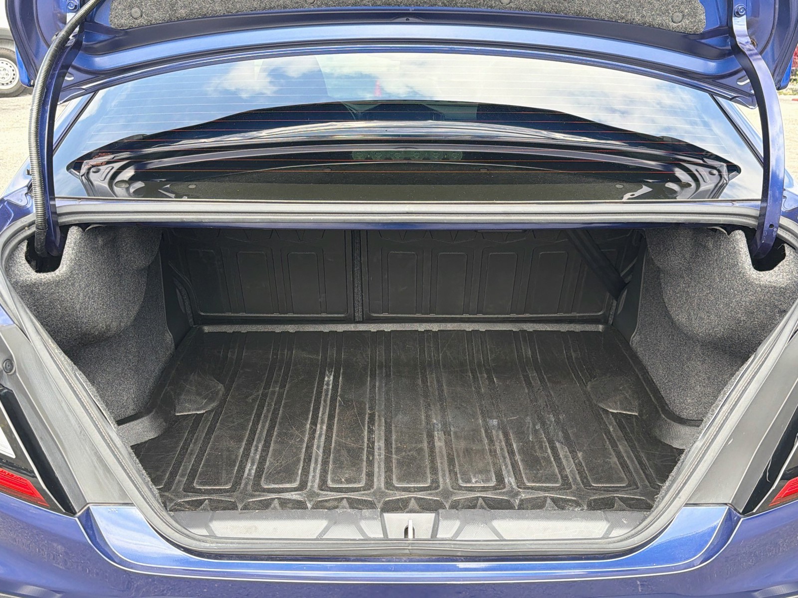 Used 2022 Sapphire Blue Subaru Base image 11