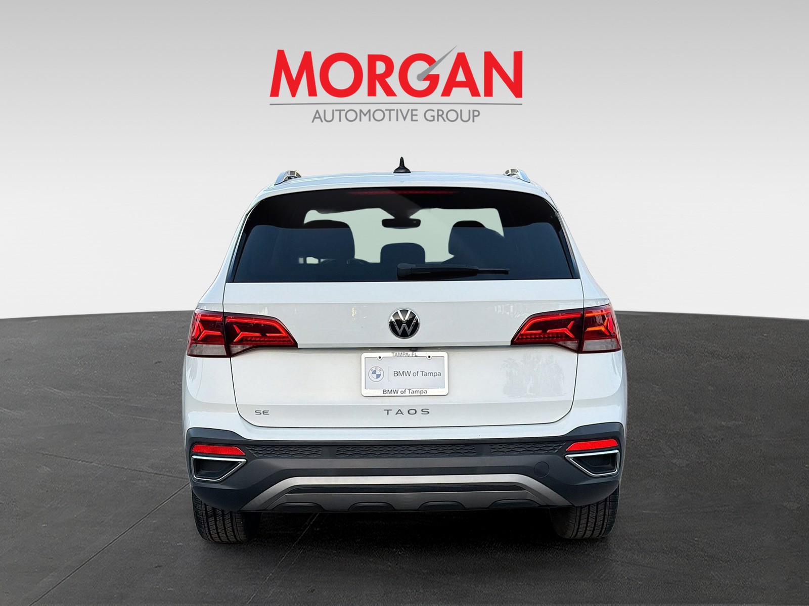 Used 2023 Pure White Volkswagen SE image 4