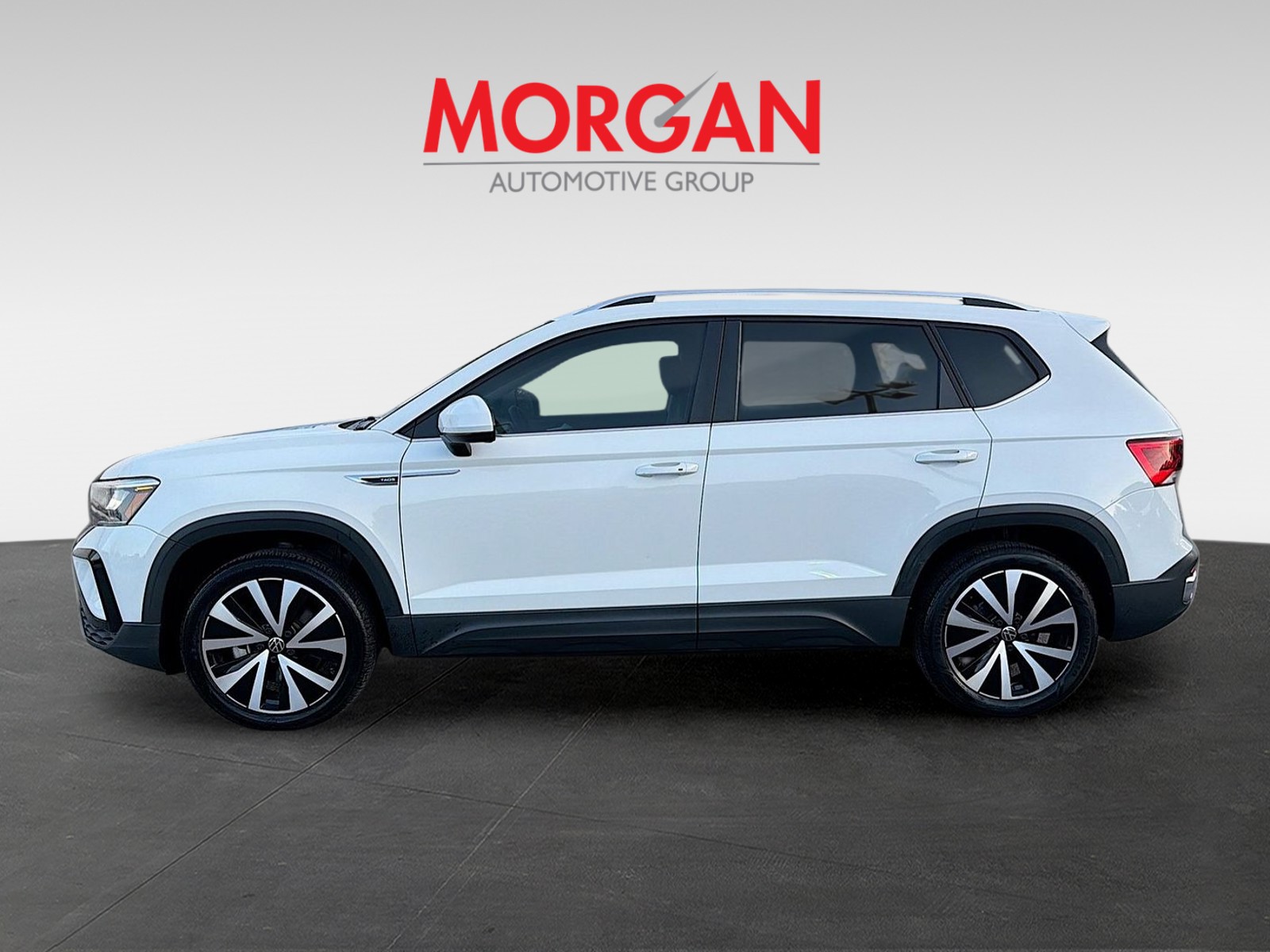 Used 2023 Pure White Volkswagen SE image 6