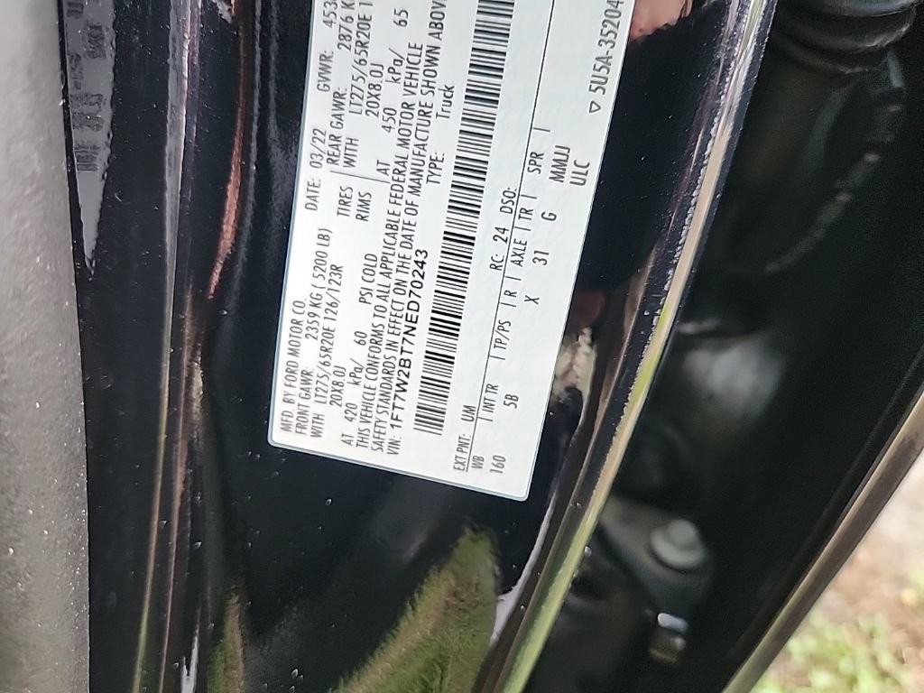 Used 2022 Agate Black Metallic Ford LARIAT image 10