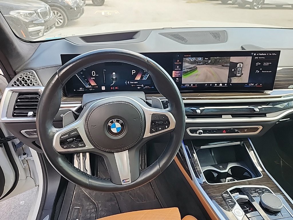 Used 2024 Mineral White Metallic BMW xDrive40i image 4