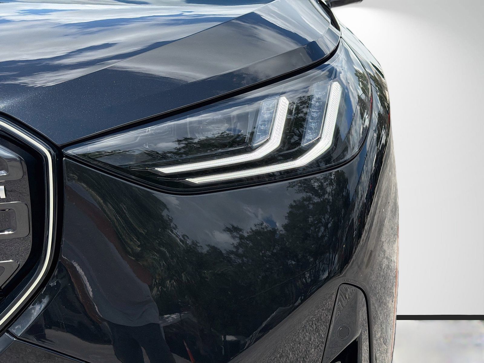 New 2026 Black Sapphire Metallic BMW M50 xDrive image 9