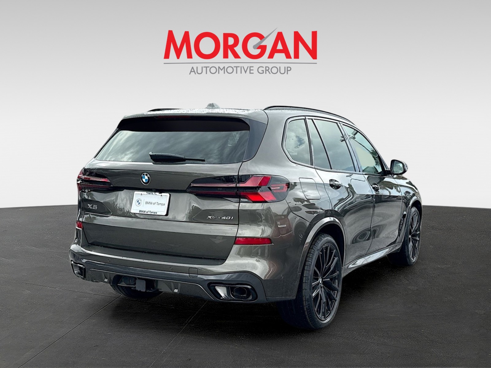 New 2026 Manhattan Green Metallic BMW xDrive40i image 3
