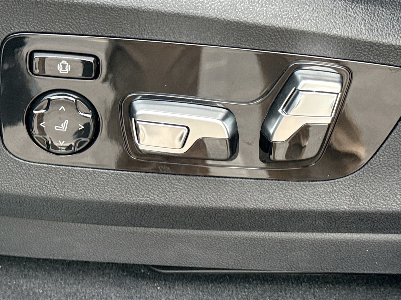 New 2027 Black Sapphire Metallic BMW xDrive40i image 26