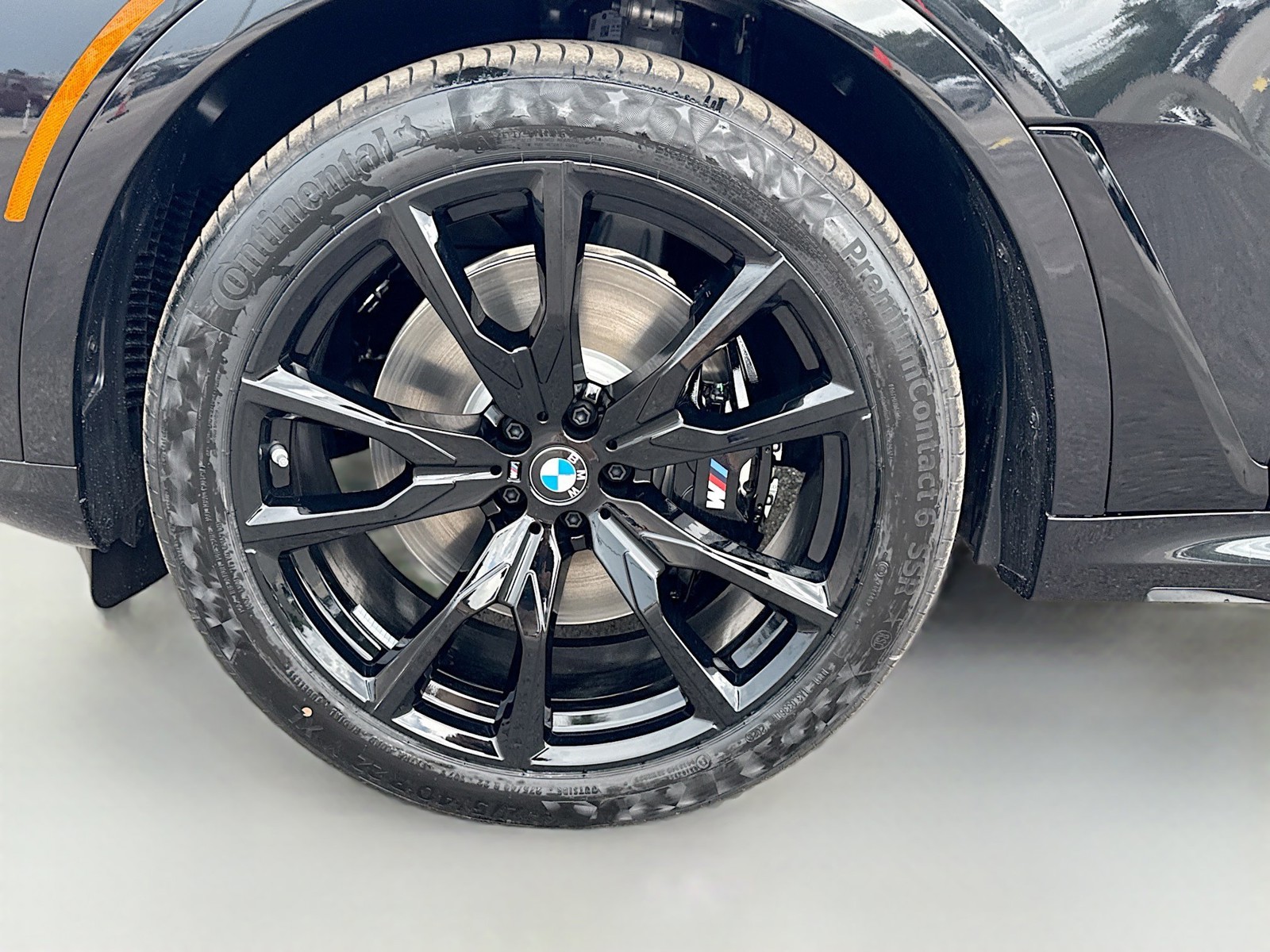 New 2027 Black Sapphire Metallic BMW xDrive40i image 43
