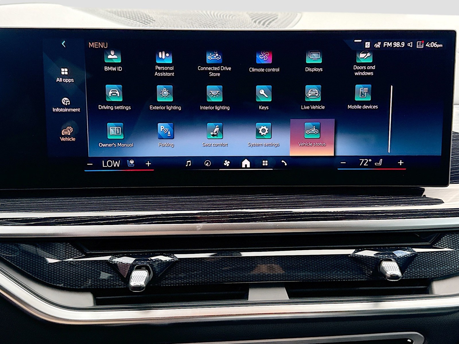 New 2027 Black Sapphire Metallic BMW xDrive40i image 31