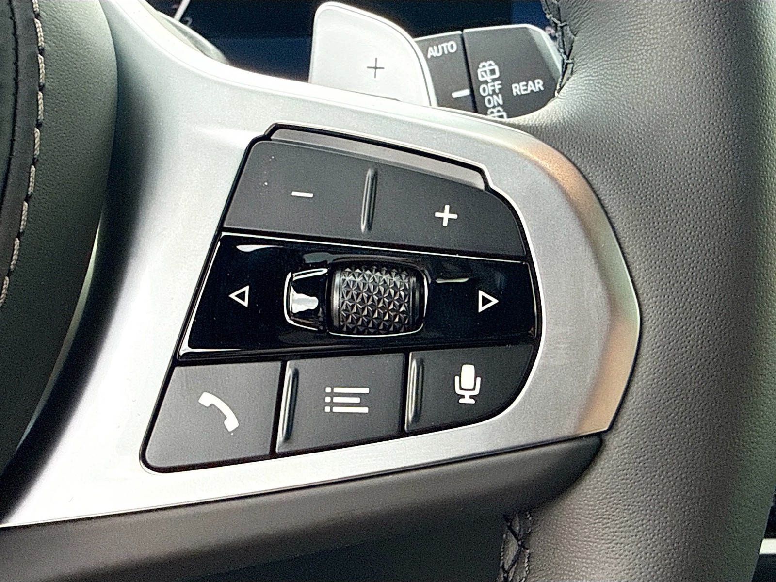 New 2027 Black Sapphire Metallic BMW xDrive40i image 40