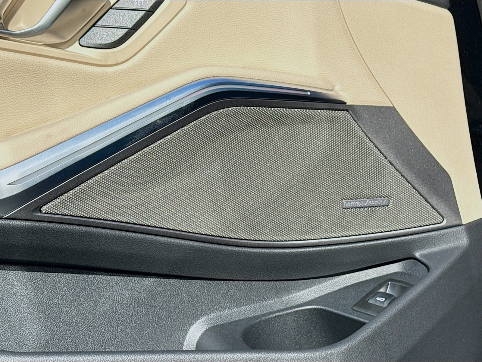 New 2026 Black Sapphire Metallic BMW 330i image 24