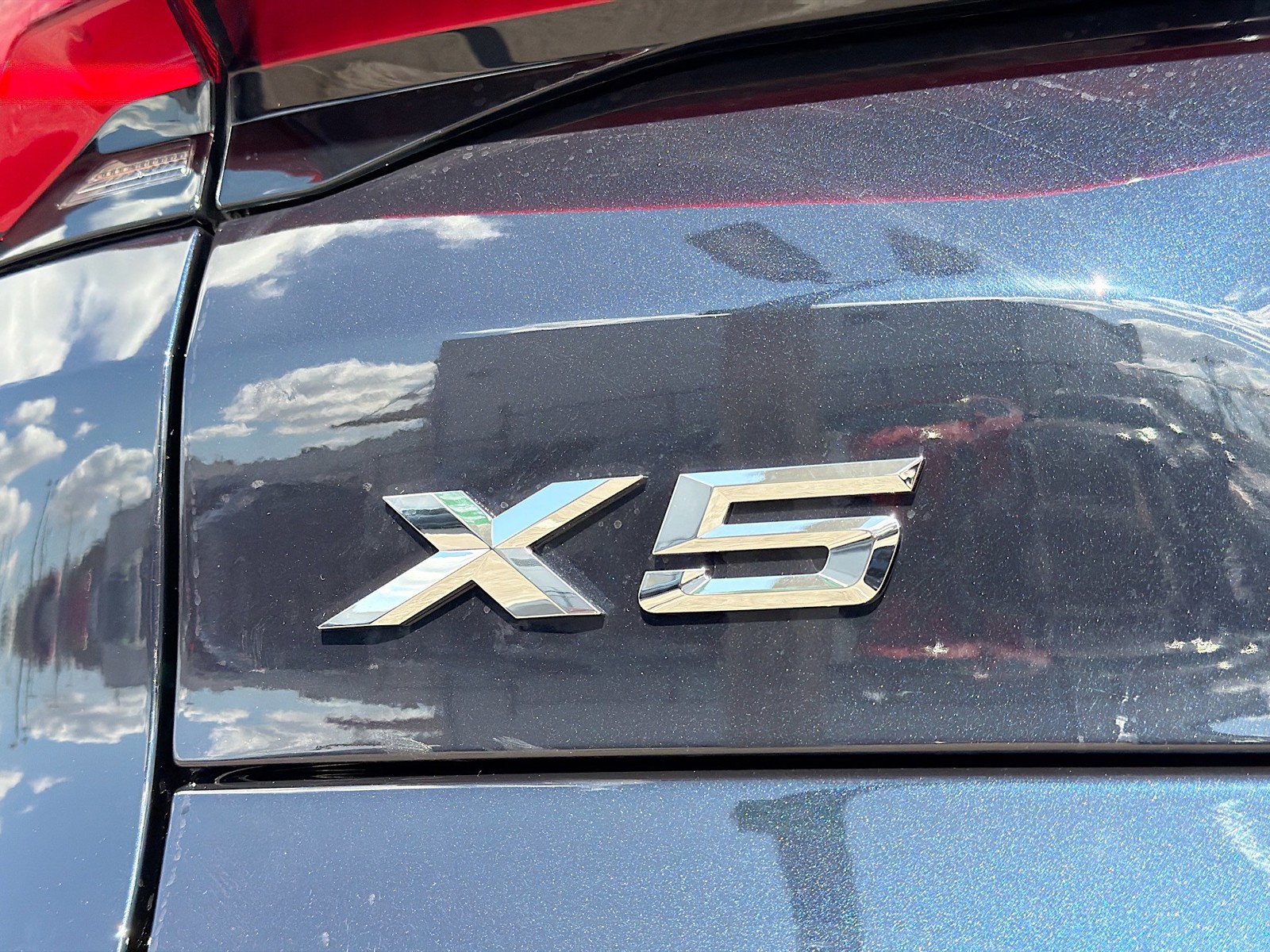 New 2026 Carbon Black Metallic BMW xDrive50e image 11