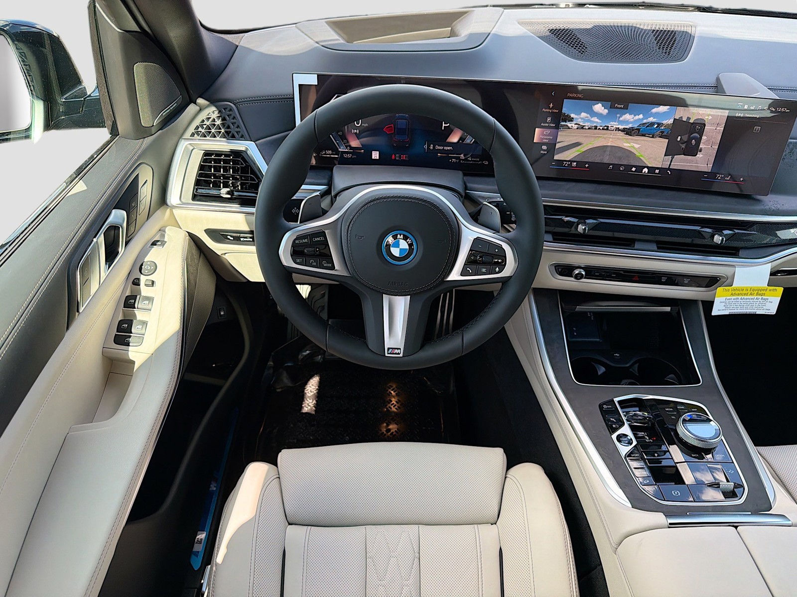 New 2026 Carbon Black Metallic BMW xDrive50e image 17