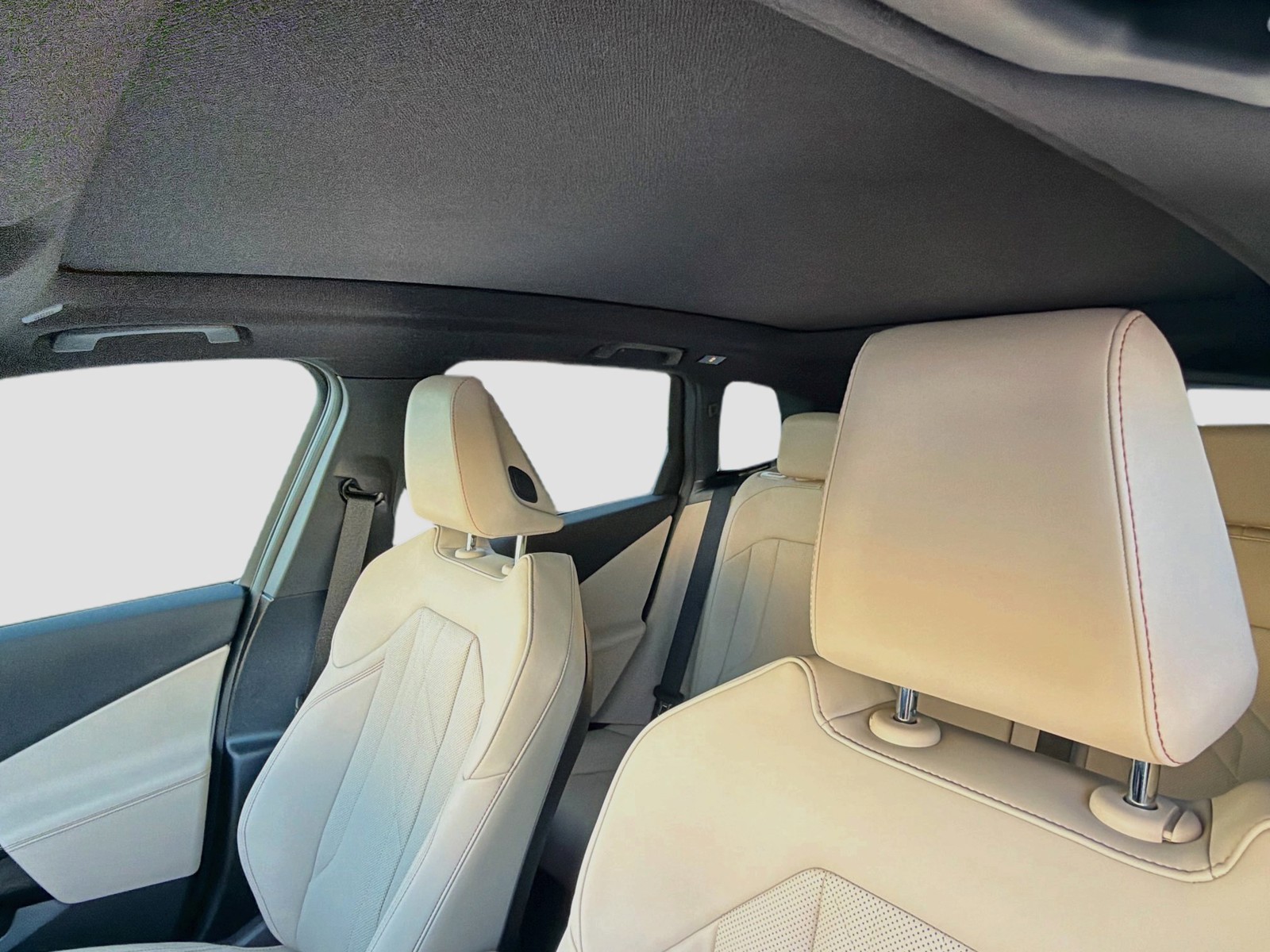 New 2026 Alpine White BMW 30 xDrive image 27